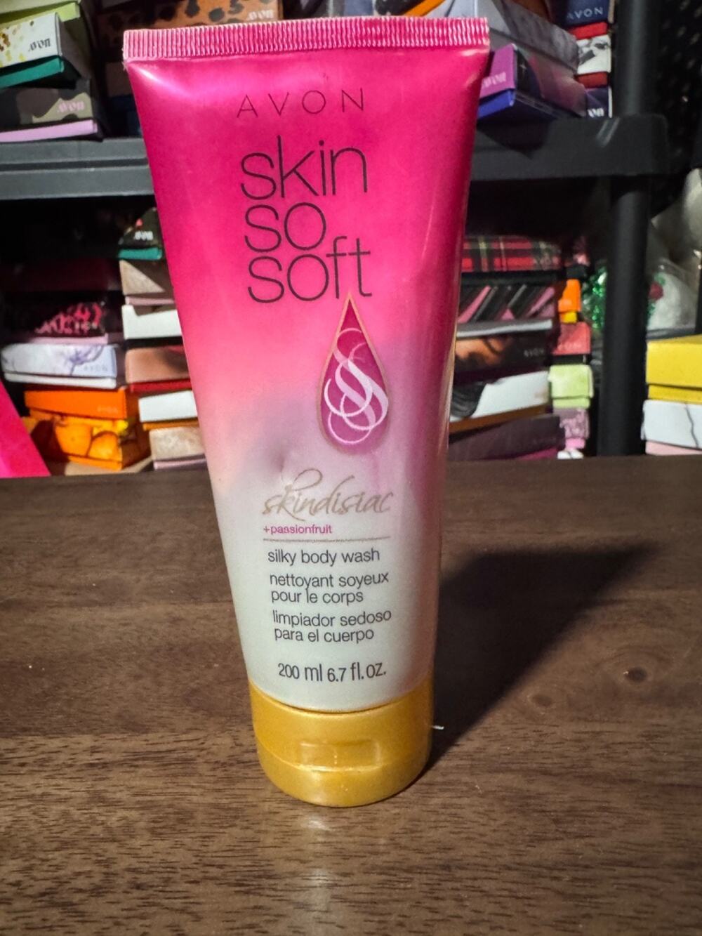 Avon skin so soft “ skindisiac + passionfruit” silky body wash 6.7 fl oz. *2012